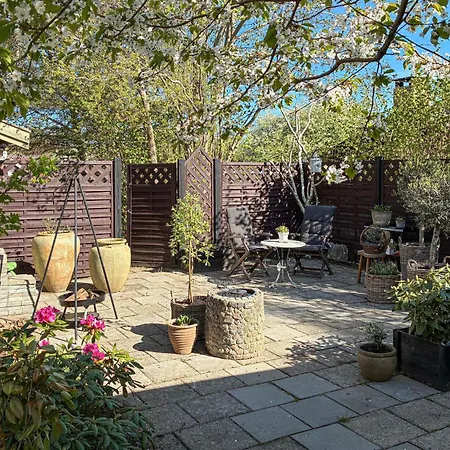 2 Bedroom Awesome In *